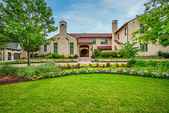 Lawns Of Dallas | Exterior